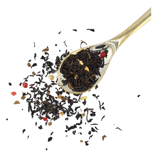 Masala Chai Tee mit Gewürzen und Schwarztee